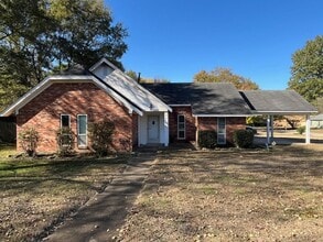 Building Photo - Renovated 3 Bedroom 2 Bath Home with 2 Car...