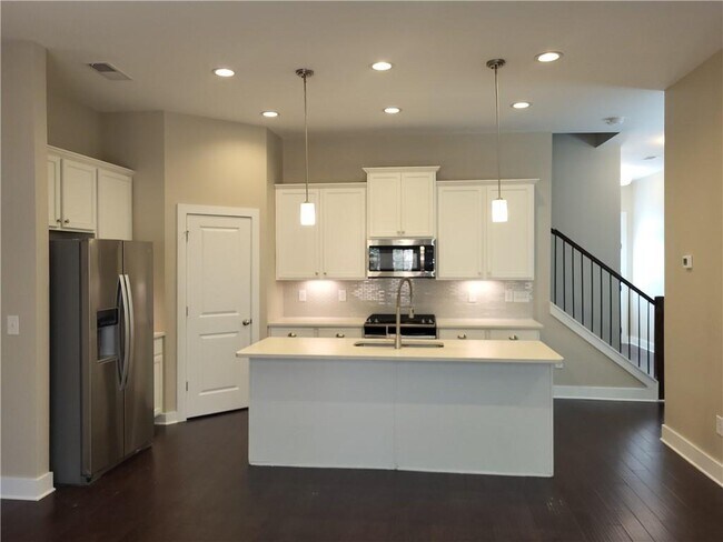 Building Photo - 5728 Taylor Wy