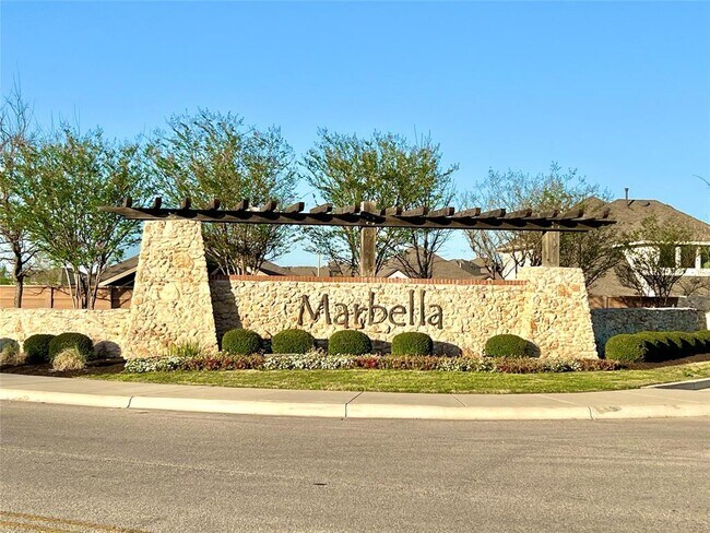 Building Photo - 1024 Almeria Bend