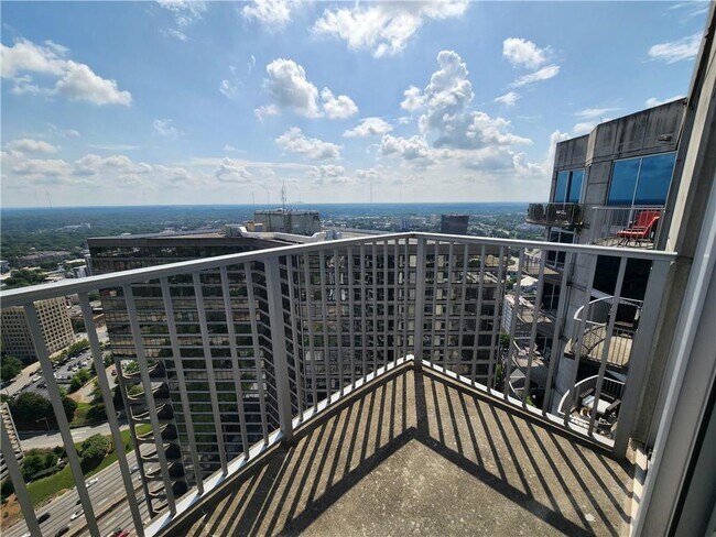 Building Photo - 400 W Peachtree St NW