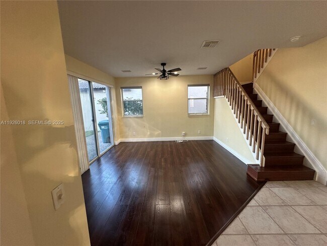 Building Photo - 6839 NW 69th Ct