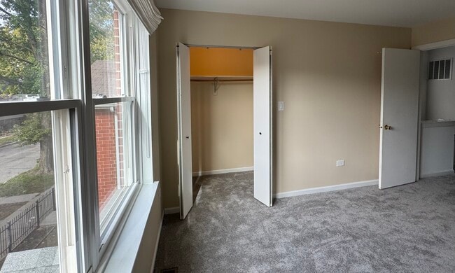 Building Photo - 1801 N Washtenaw Ave