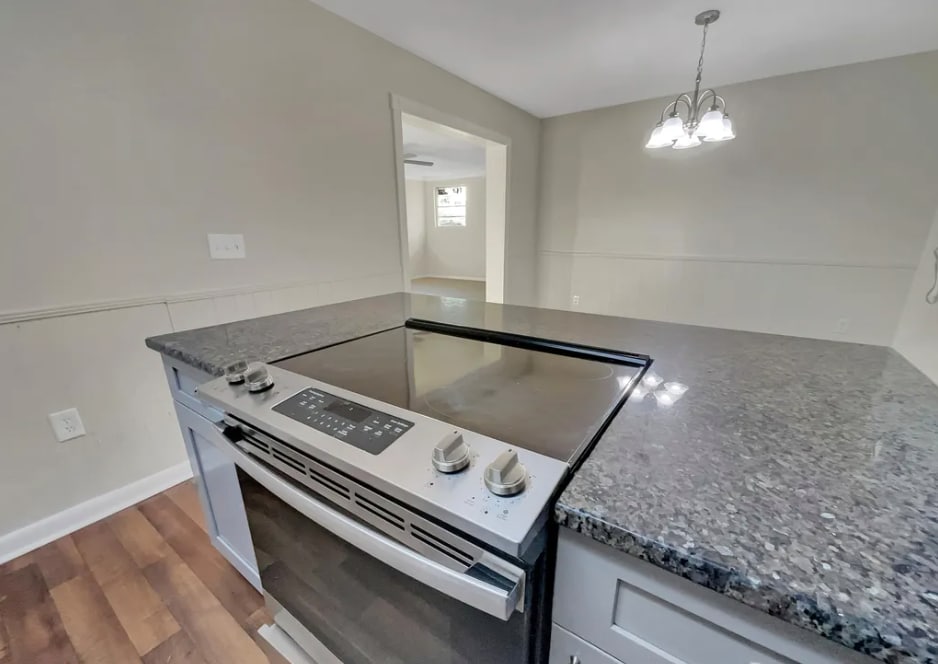 Building Photo - 7748 Knoll Dr N