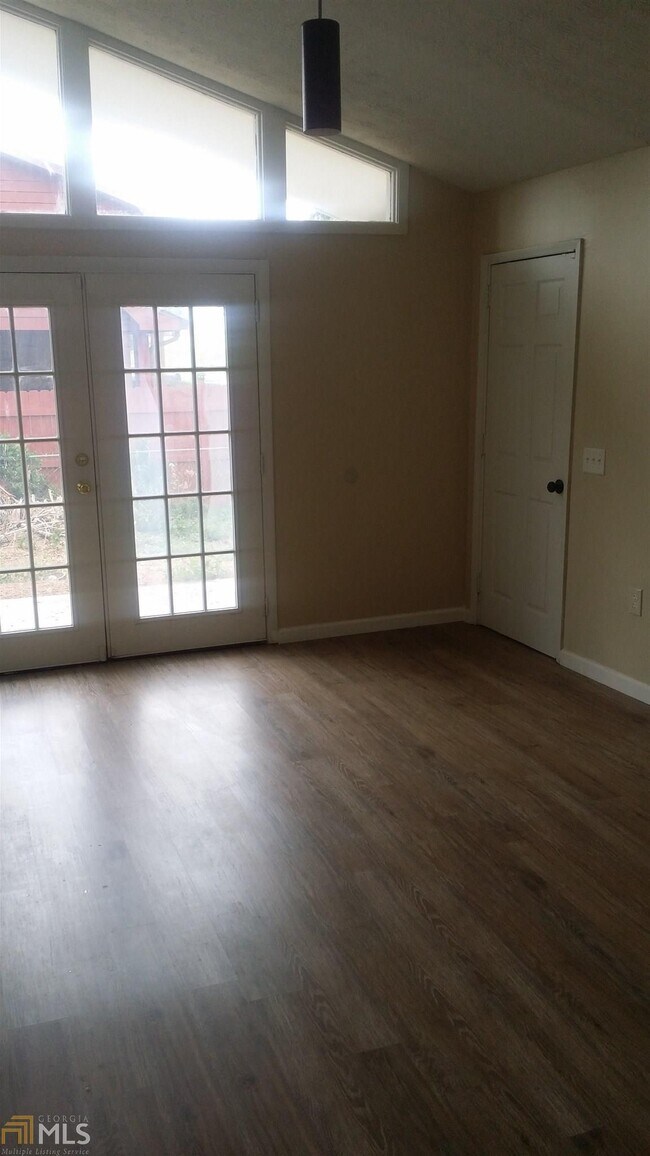 Building Photo - 3157 Wesley Chapel Rd