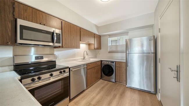 Building Photo - 301 S Gulfstream Ave