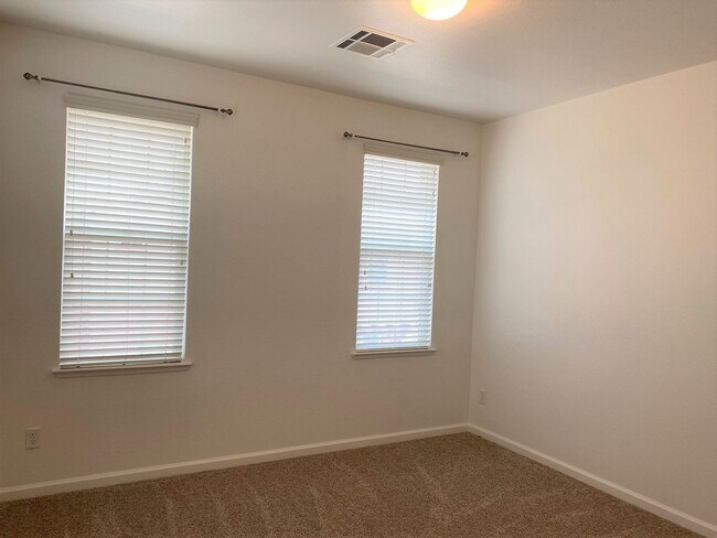 Building Photo - 1715 Wind Ranch Rd
