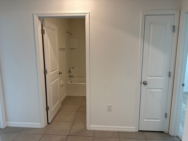 Building Photo - Oak Hill Plantation - Aria Model - 3/2/2 *New Home*