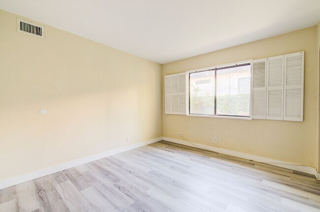 Building Photo - 2574 Pera Cir