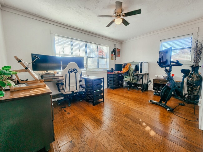 Building Photo - 310 Lacey Dr