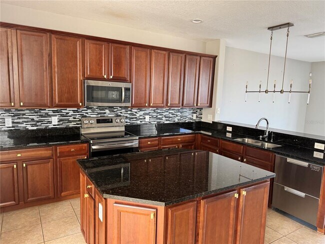 Building Photo - 1143 Venetian Harbor Dr NE