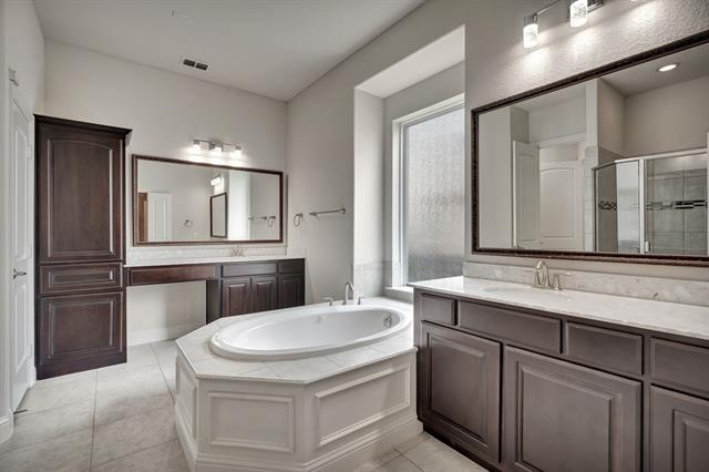 Building Photo - 765 Philmont Rd