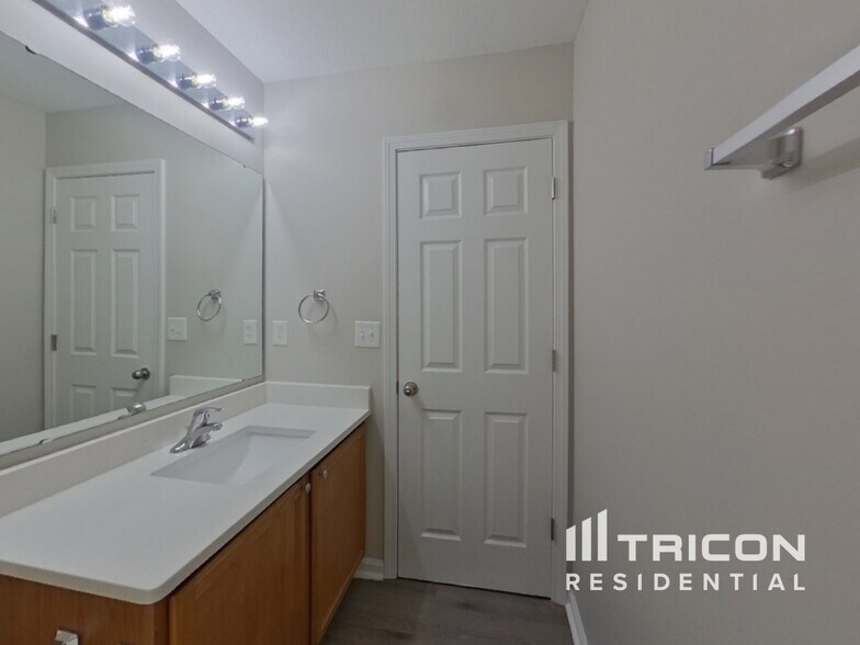 Building Photo - 1710 Ledson Ct