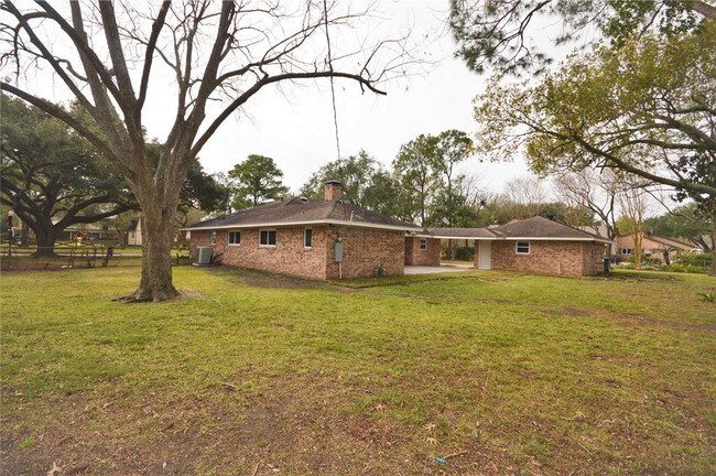 Building Photo - 3515 Linwood St