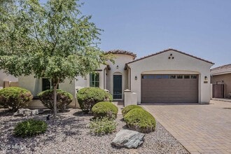 Building Photo - 4135 E Grand Canyon Dr