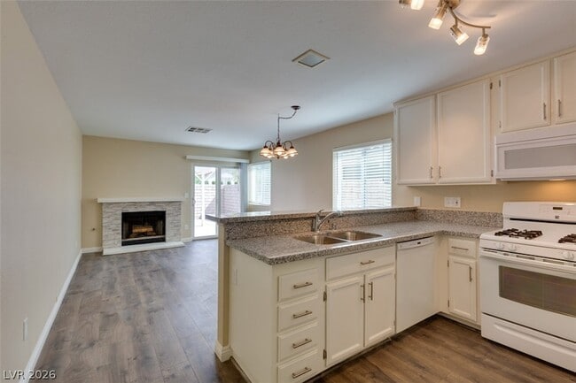 Building Photo - 4658 Belshire Dr