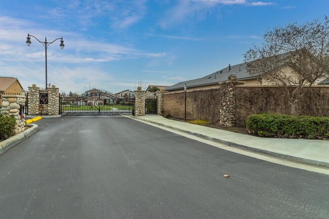 Building Photo - MOVE IN READY!! 3 BEDROOM 2 1/2 BATH HOME FOR RENT IN VILLAS AT COPPER VALLEY