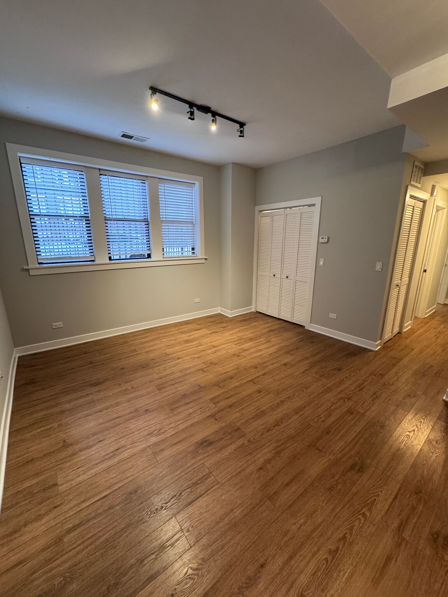 Building Photo - 4628 N Leavitt St