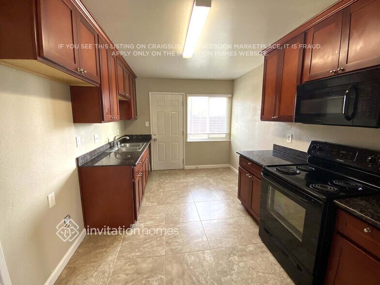 Building Photo - 918 Taft St