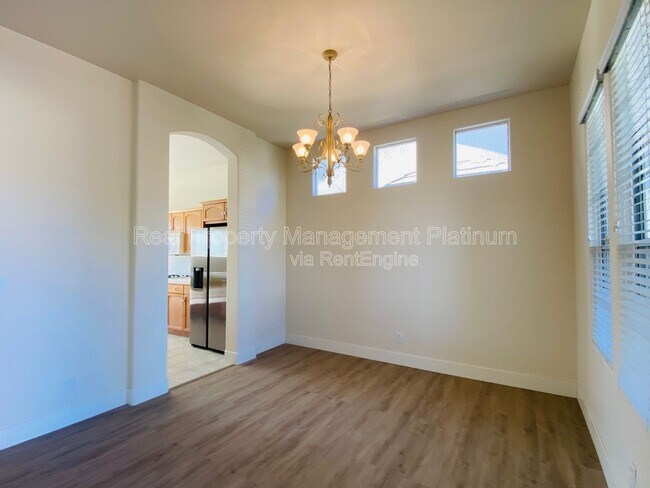 Building Photo - 2916 Roberts Ave