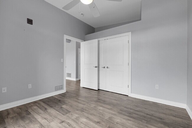 Building Photo - $1,880 - 1 Bed, 1 Bath Condo in Denver in ...