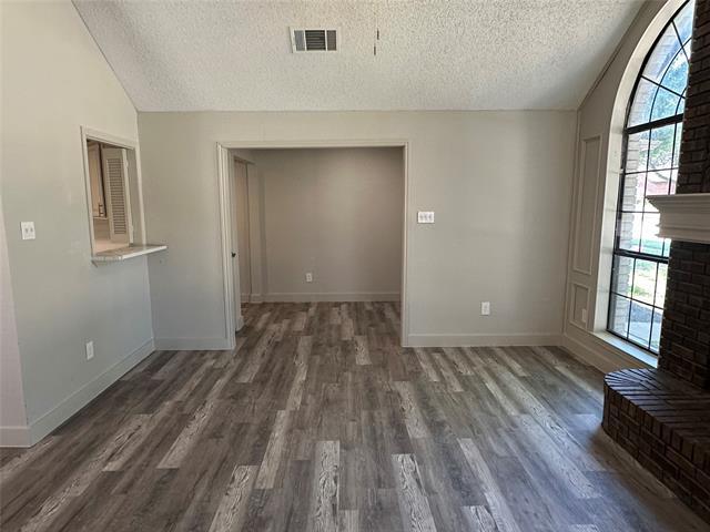 Building Photo - 1581 Glenmore Dr