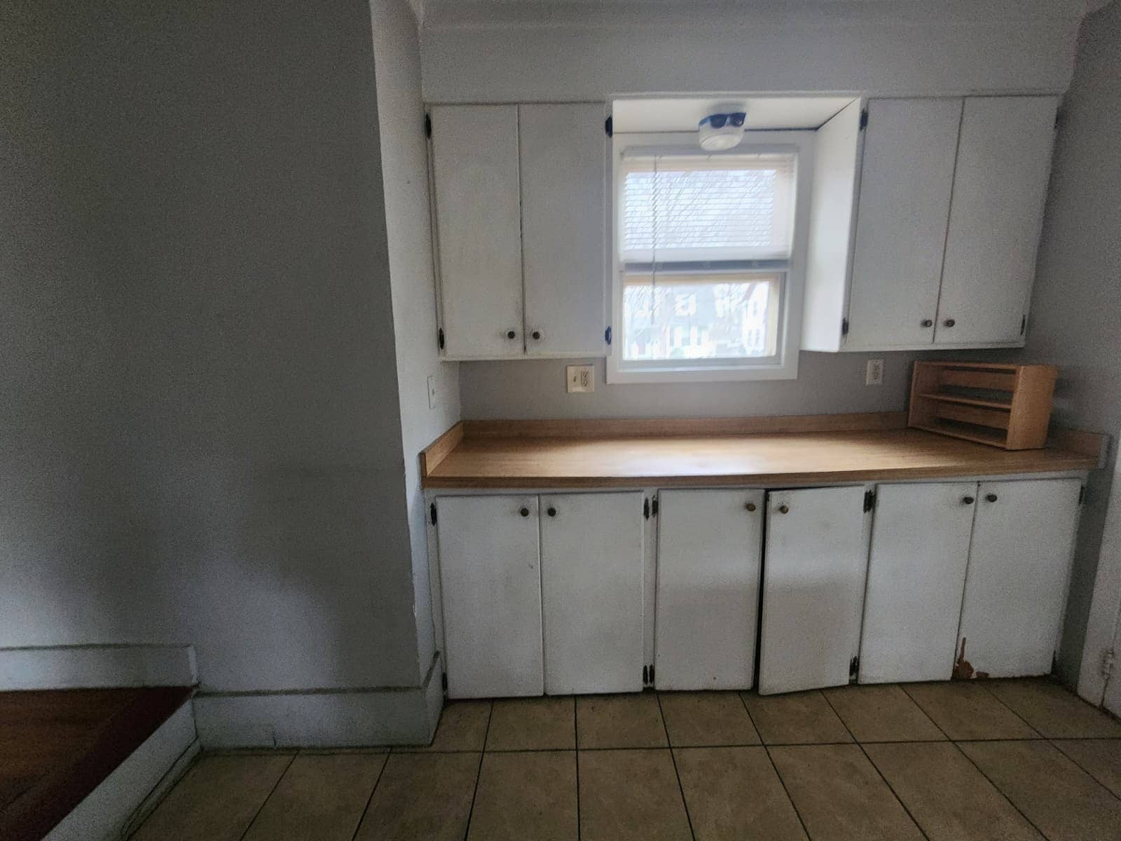 Building Photo - 300 W Elm St