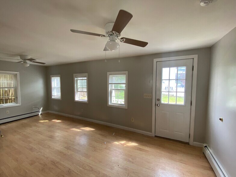 Building Photo - 25 Central Park Ave