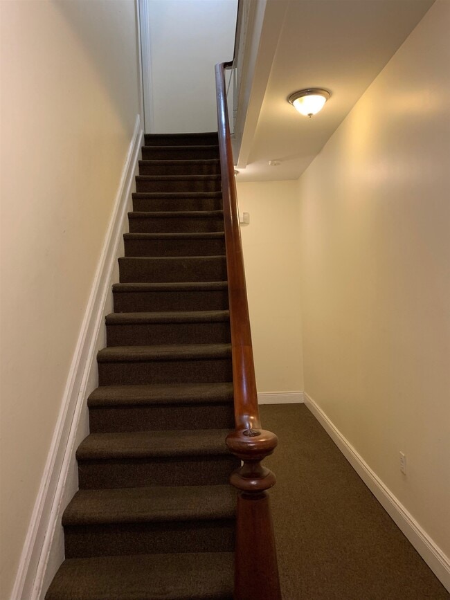 Building Photo - 364 7th St