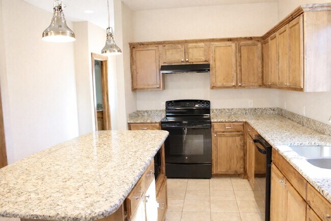 Building Photo - 701 Bushwhack Rd