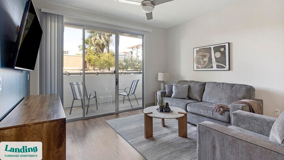 Primary Photo - 2323 E Highland Ave