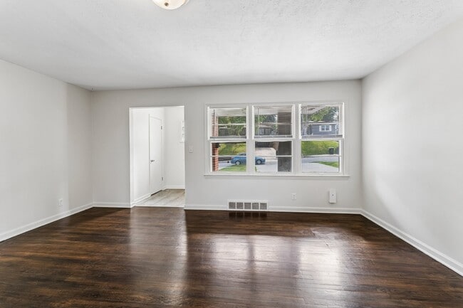 Building Photo - 2110 S 50th St
