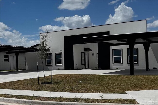 Building Photo - 11 Bravo Rd
