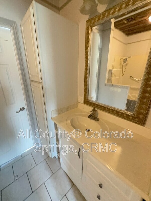 Building Photo - 218 W Rockrimmon Blvd