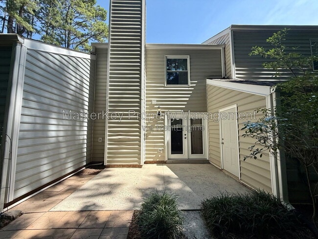 Building Photo - 323 Riverwalk Cir