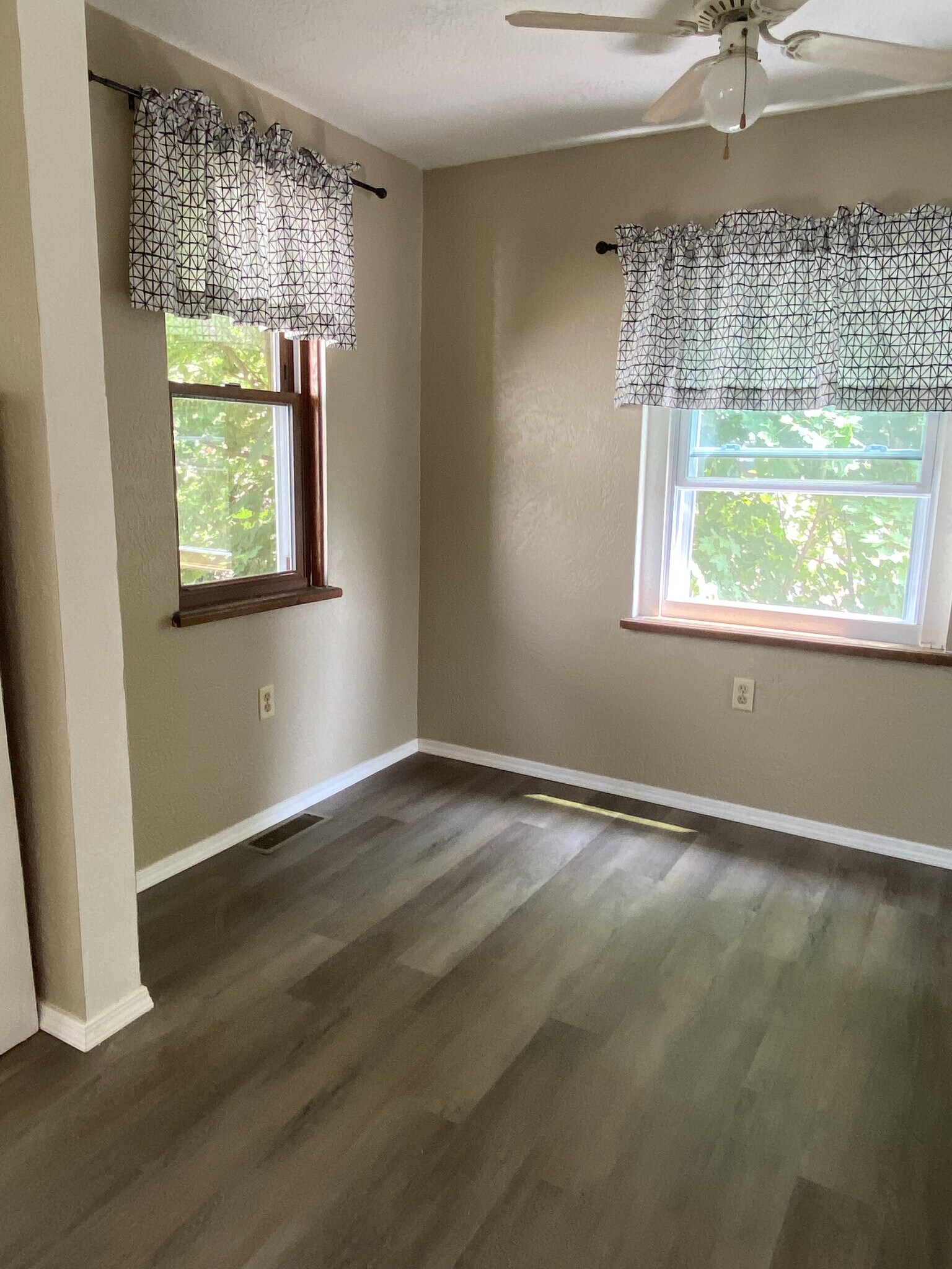 Bonus Space off of Kitchen - 132 Clara St