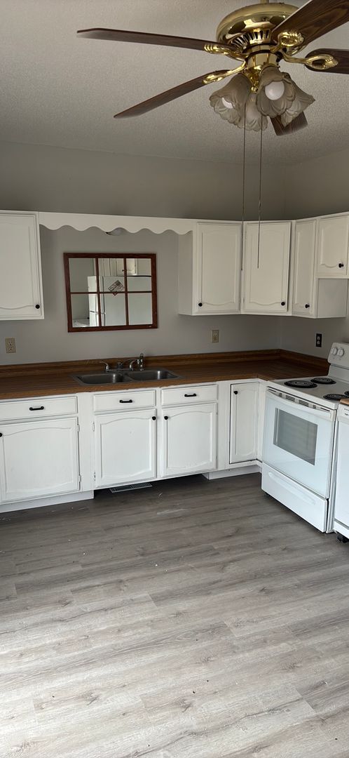 Building Photo - Charming 2 Bedroom 1 Bath Home for Rent/ Rent Reduced