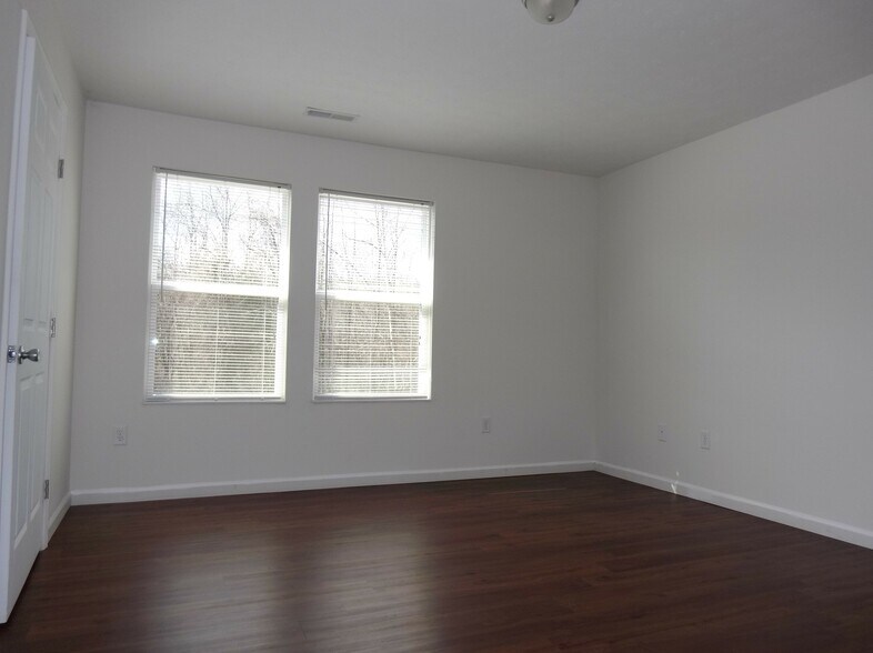 Building Photo - 4190 Otter Creek Dr