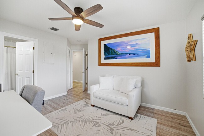 Building Photo - 2281 SE 11th St