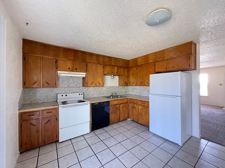 Building Photo - 1106 Eastside Dr