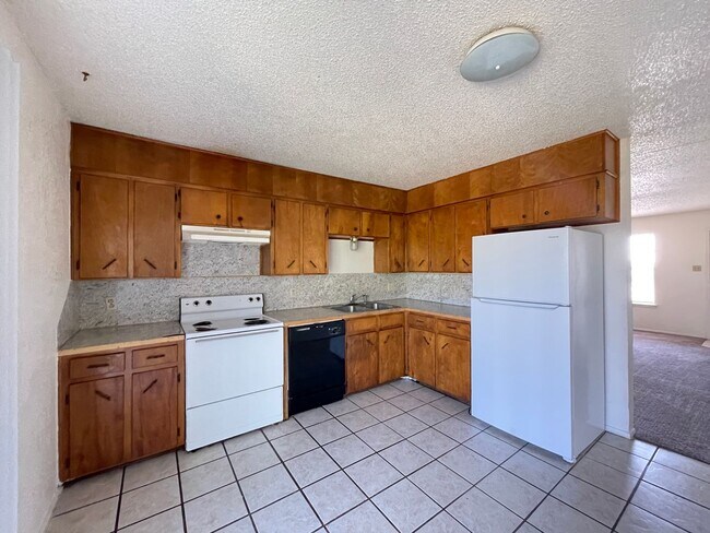 Building Photo - 1106 Eastside Dr