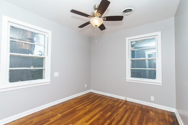 Building Photo - 1312 S Fern St