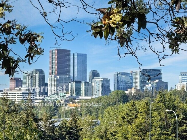 Building Photo - 3-Bedroom, 2-Bath Home in Convenient Locat...