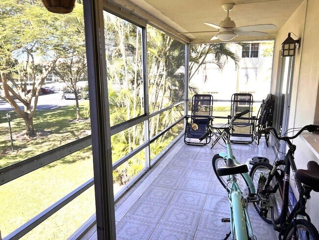 Building Photo - 5580 Tamberlane Cir