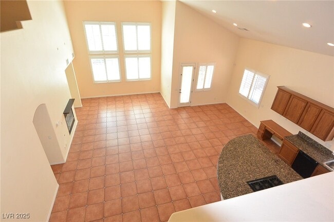 Building Photo - 983 Roseberry Dr