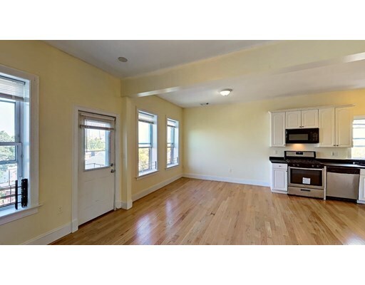 Primary Photo - 306 Dudley St