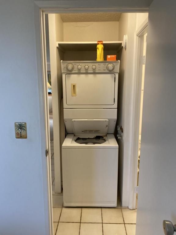 Building Photo - 75-6016 Alii Dr #222