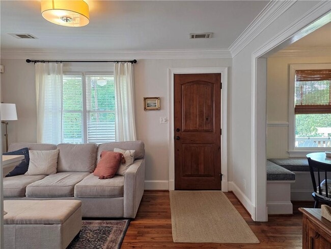 Building Photo - 2076 Anderson Dr SE