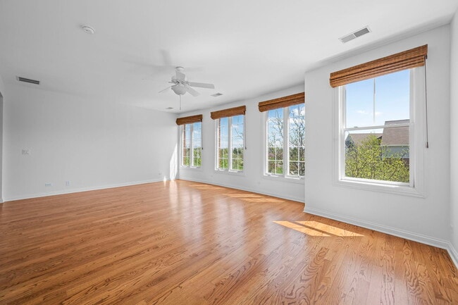 Building Photo - 1813 Admiral Ct