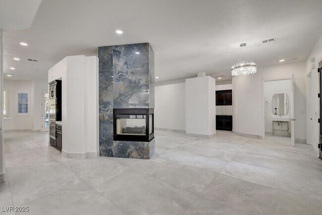 Building Photo - 2132 Lookout Point Cir
