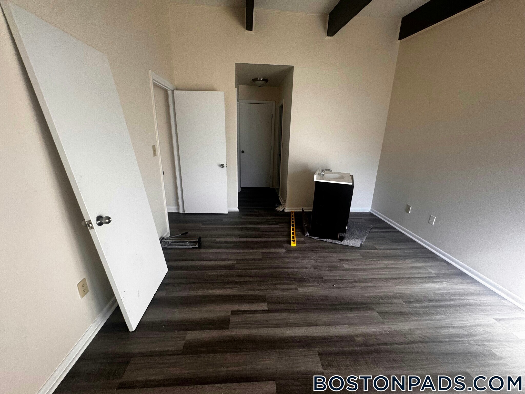 Building Photo - 16 Westgate Dr